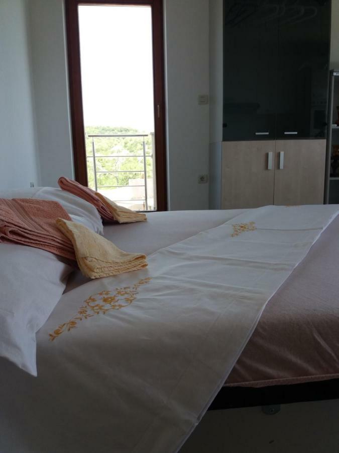 Apartments Kordic วิส ภายนอก รูปภาพ